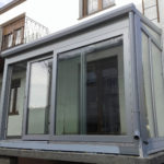 zadaszony taras na piętrze