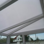białe falowane matowe zadaszenie tarasu