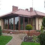 wbudowany taras - ogród zimowy z zadaszeniem